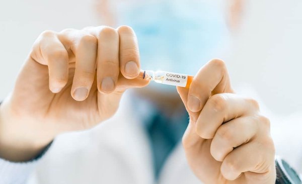 Quelles stratégies nutritionnelles adopter pour prévenir l'ostéoporose chez les femmes post-ménopausées?