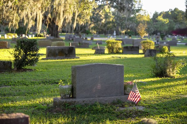 Catalogue pierre tombale : trouvez la pierre idéale pour honorer vos proches